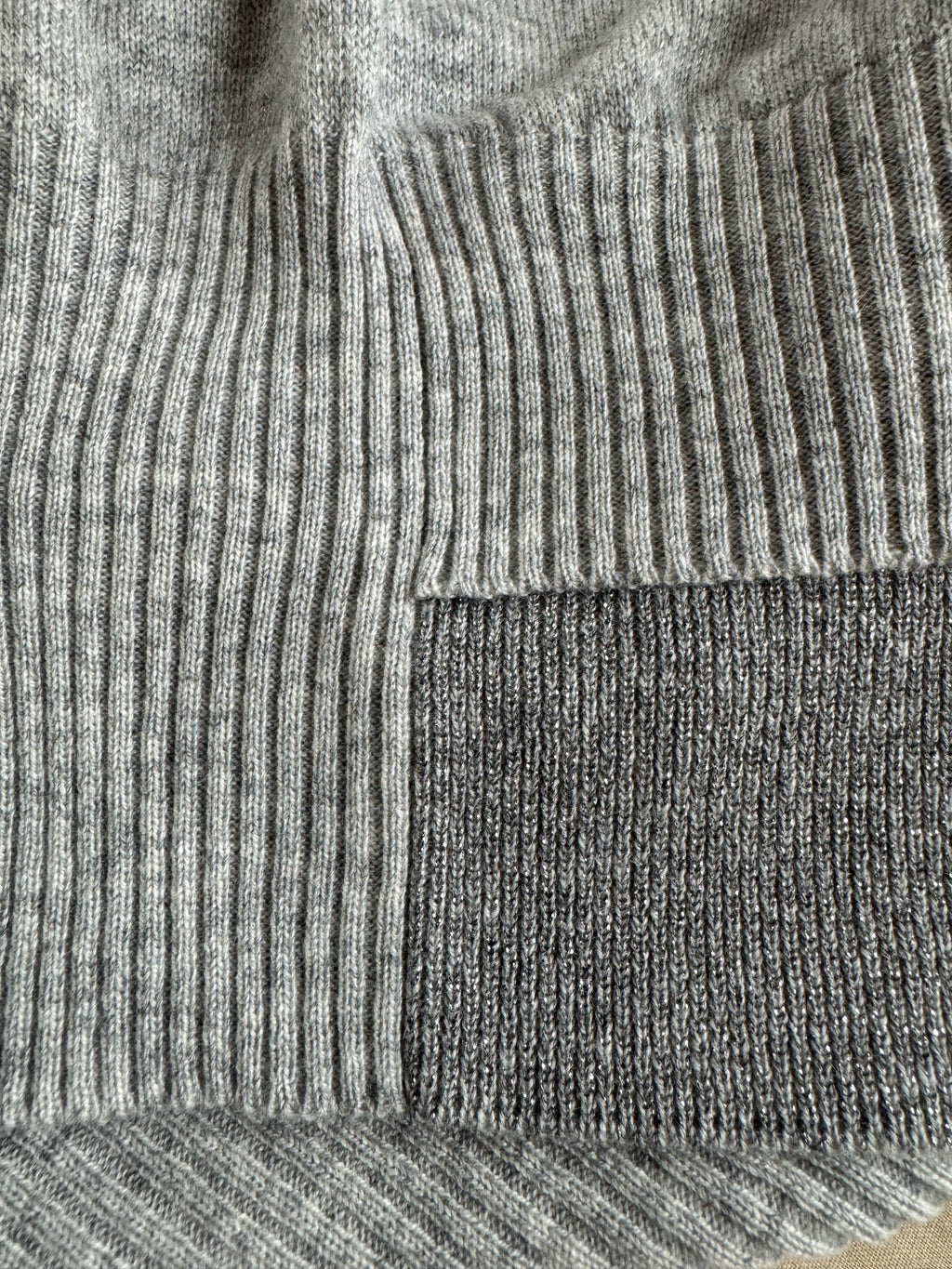 Maglia donna in Cashmere con inserti in Lurex - Pezzo Unico